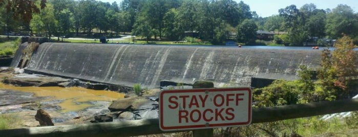 High Falls State Park Campground is one of Posti che sono piaciuti a Chester.