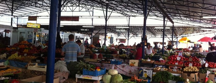 Ринок «Лівобережний» is one of Vegetarian and vegan places.