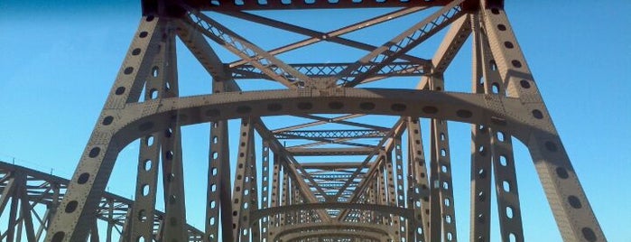 Hamilton Fish Newburgh-Beacon Bridge is one of สถานที่ที่ Clementine ถูกใจ.