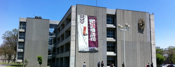 UPIICSA Edificio De Ingeniería is one of Ana Luisa 님이 좋아한 장소.