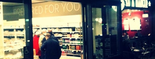 Little Waitrose & Partners is one of Lugares favoritos de Damon.