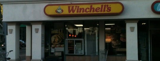Winchell's Donut House is one of Tempat yang Disukai Rj.