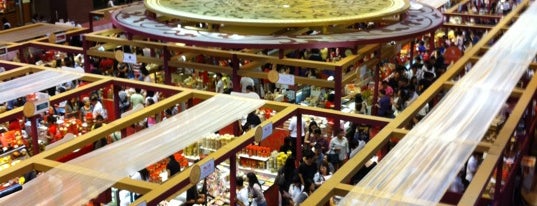 Takashimaya S.C. is one of Top 10 Most Popular Malls in Singapore.