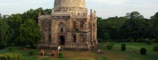 Lodhi Gardens (लोधी बाग़) is one of Top 10 favorites places in New Delhi, India.