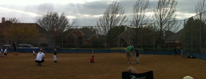 Falcon Creek Park is one of Lugares favoritos de Tim.