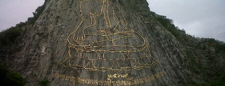 พระพุทธมหาวชิรอุตโมภาสศาสดา (พระพุทธรูปเขาชีจรรย์) is one of Pattaya - Jomtien.