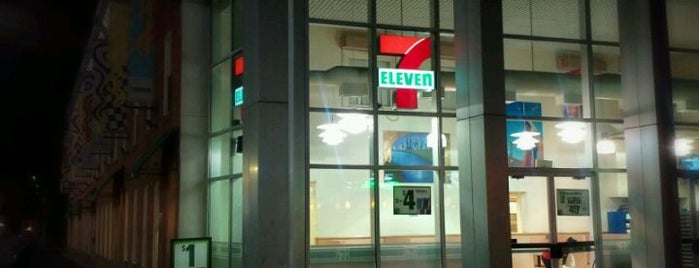 7-Eleven is one of Locais curtidos por ed.