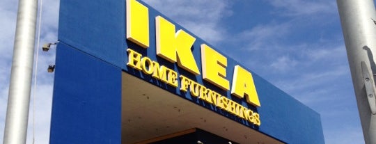 IKEA is one of Orte, die Alexia gefallen.