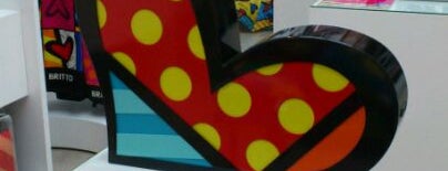 Romero Britto Store is one of Josefinaさんのお気に入りスポット.