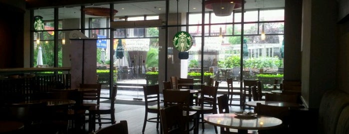 Starbucks is one of Lieux qui ont plu à Edwin.