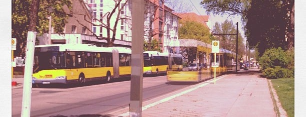 H Degnerstraße / Suermondtstraße is one of Berlin tram line 27.