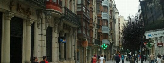 Eje comercial Calle Corrida is one of 48 horas en Gijón, España.