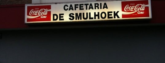 Cafetaria De Smulhoek is one of Orte, die Paulien gefallen.