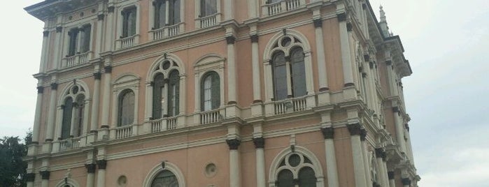Centro Congressi Ville Ponti is one of Varese #4sqCities.