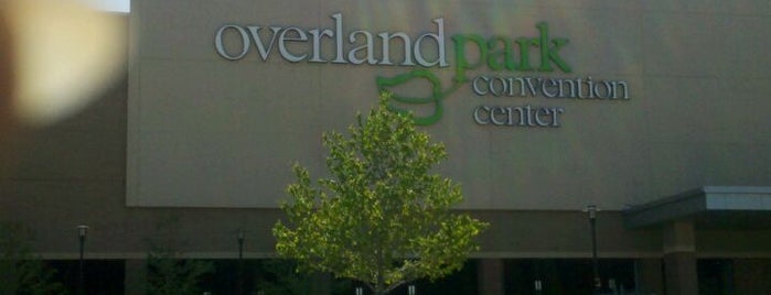 Overland Park Convention Center is one of Posti che sono piaciuti a Becky Wilson.