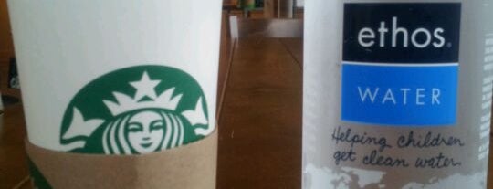 Starbucks is one of สถานที่ที่ SilverFox ถูกใจ.