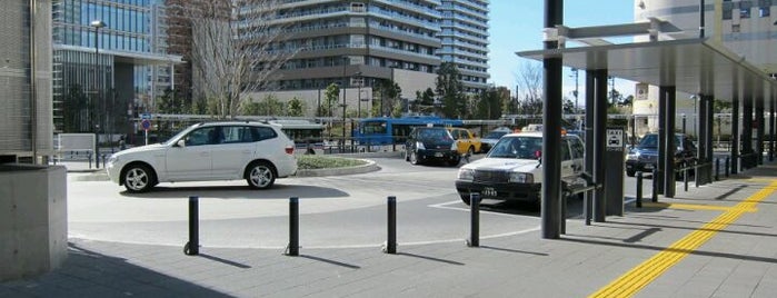 横須賀線小杉駅バス停 is one of 武蔵小杉駅.