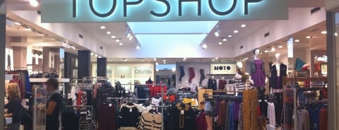 Topshop is one of สถานที่ที่ Violette ถูกใจ.