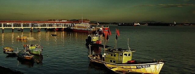 Kuala Terengganu Waterfront is one of Kuala Terengganu.