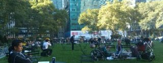 Bryant Park is one of Tourist Tips: Manhattan in a Day.