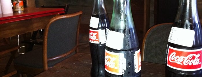 Mas Tacos Por Favor is one of Places that sell Mexican Coke.