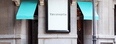 Tiffany & Co. is one of Madrid: Tiendas, Mercados y Centros Comerciales.