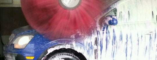 Torrance Car Wash is one of Lugares favoritos de Tammy.