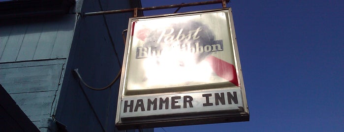Hammer Inn is one of Tempat yang Disukai Chuck.