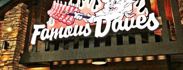 Famous Dave's is one of Lugares favoritos de Jayson.