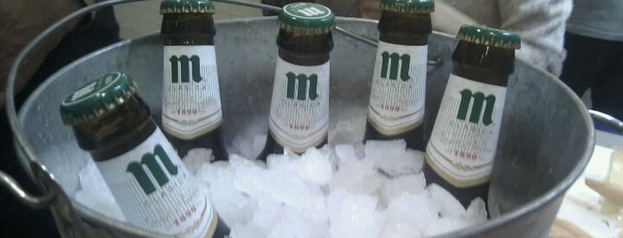 Cervecería La Sureña • 100 Montaditos is one of Tapear por Nervión.