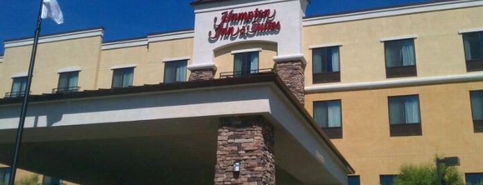 Hampton Inn & Suites is one of สถานที่ที่ Richard ถูกใจ.