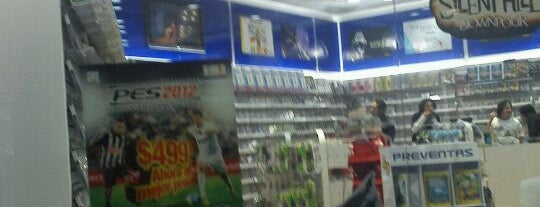 Game Planet is one of Lieux qui ont plu à Perry.