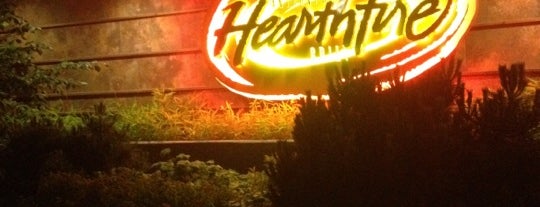 Anthony's Hearthfire Grill is one of Locais salvos de Aimee.