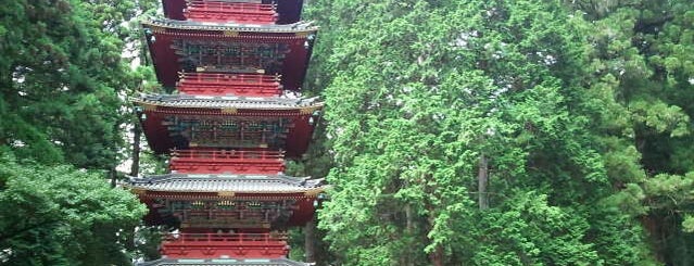 Nikko Toshogu Shrine is one of สถานที่ที่ Katsu ถูกใจ.