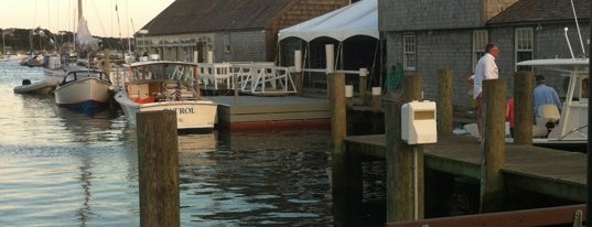 Edgartown Yacht Club is one of Lugares favoritos de Grier.