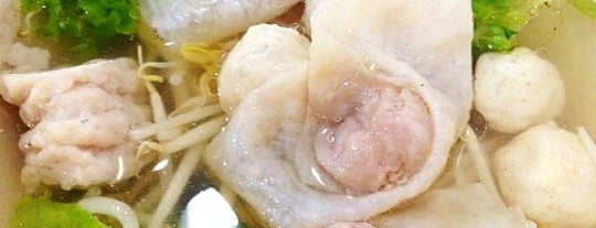 เกี๊ยวปลาเจ้าเก่า is one of ♫♪♪ Favorite Food ♪♫.