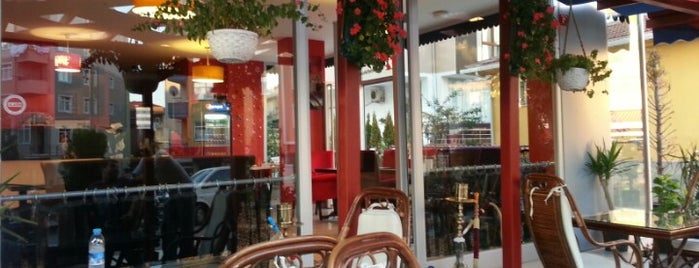 Redrose Cafe is one of สถานที่ที่บันทึกไว้ของ Aslı Ayfer.