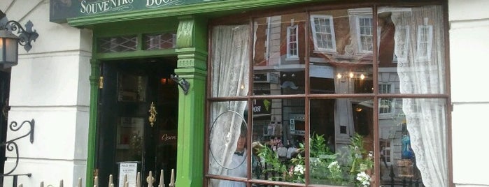 The Sherlock Holmes Museum is one of London Museums.