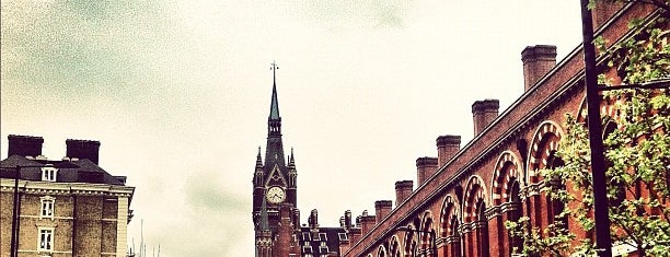 St. Pancras Uluslararası Tren İstasyonu (STP) is one of Railway Stations in UK.