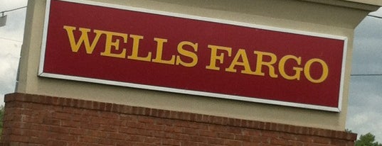 Wells Fargo is one of Tempat yang Disukai Amy.