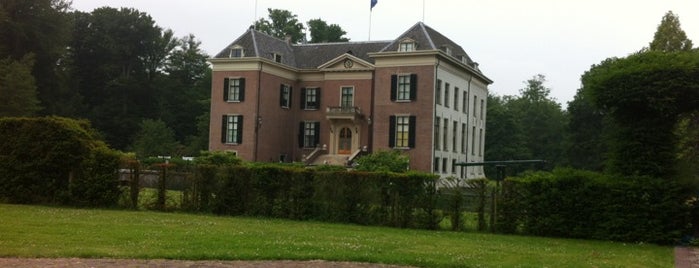 Museum Kasteel Huis Doorn is one of Kastelen ♖.