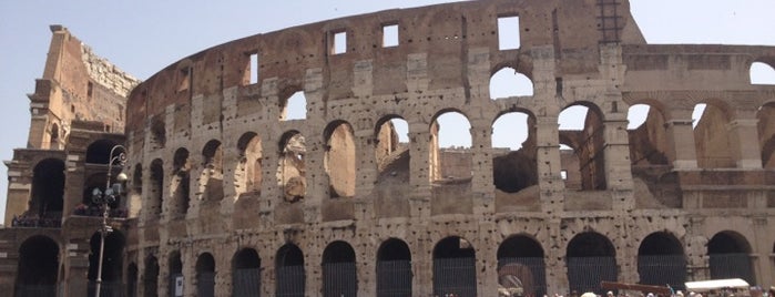 Колизей is one of Roma.