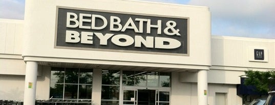 Bed Bath & Beyond is one of Binu'nun Kaydettiği Mekanlar.