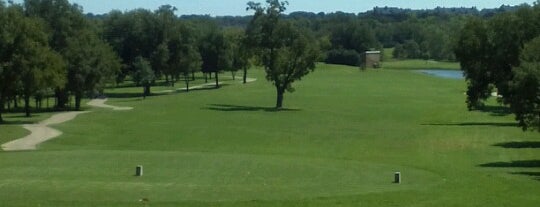 Grapevine Golf Course is one of Orte, die Colin gefallen.