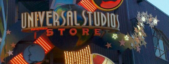Universal Studios Store is one of Tempat yang Disukai Lindsaye.