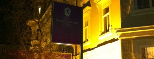 Villa Carlton is one of สถานที่ที่ Hyun Ku ถูกใจ.