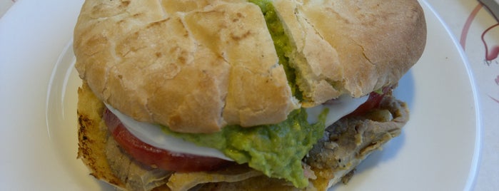 Fuente Chilena is one of Mejores Sandwicherias en Santiago.