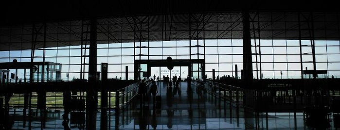 Pekin Başkent Uluslararası Havalimanı (PEK) is one of Rail & Air.