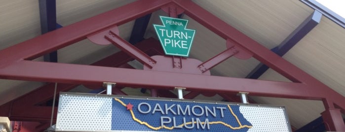 Oakmont Plum Service Plaza is one of Orte, die Joshua gefallen.