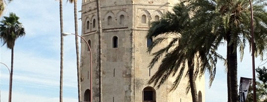 Torre del Oro is one of MONUMENTOS.